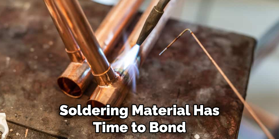 Soldering Material Has Time to Bond