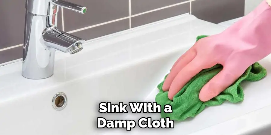 Sink With a Damp Cloth