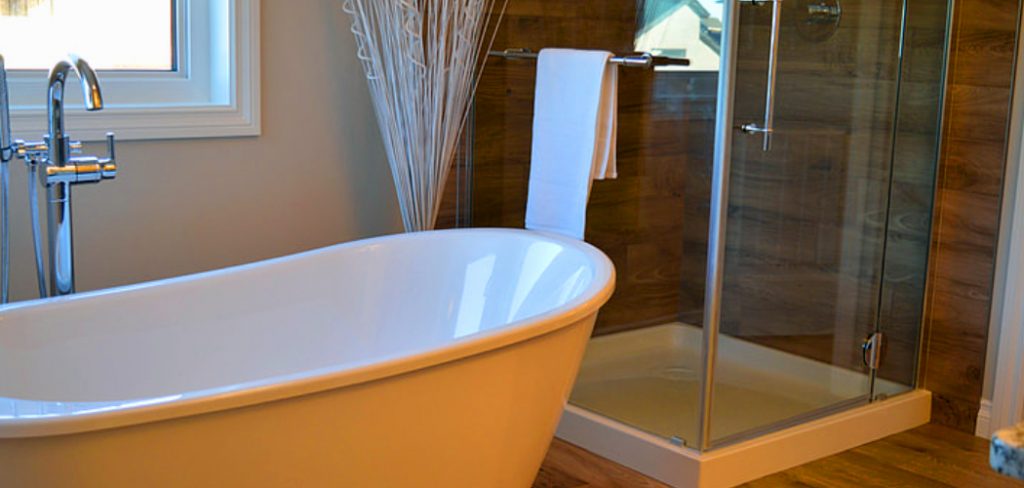 How to Paint an Acrylic Bathtub