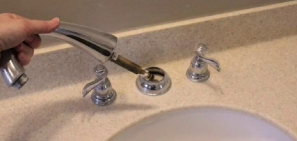 How to Remove a Bathroom Faucet From a Sink