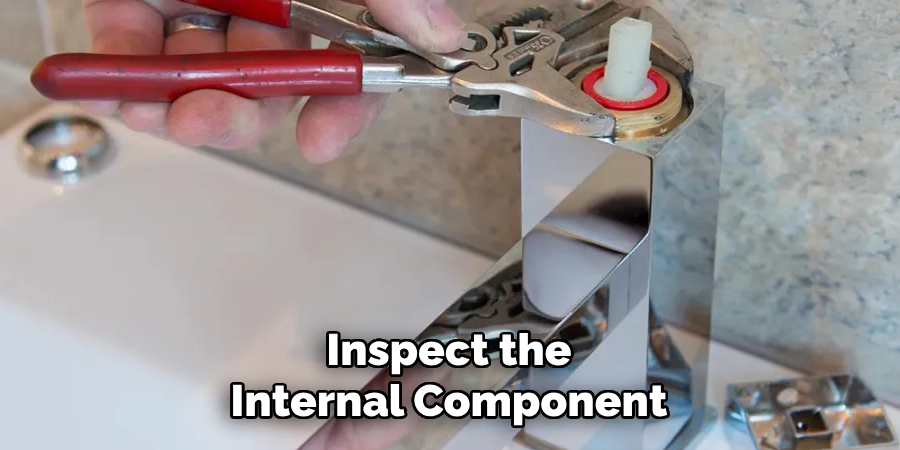 Inspect the
Internal Components