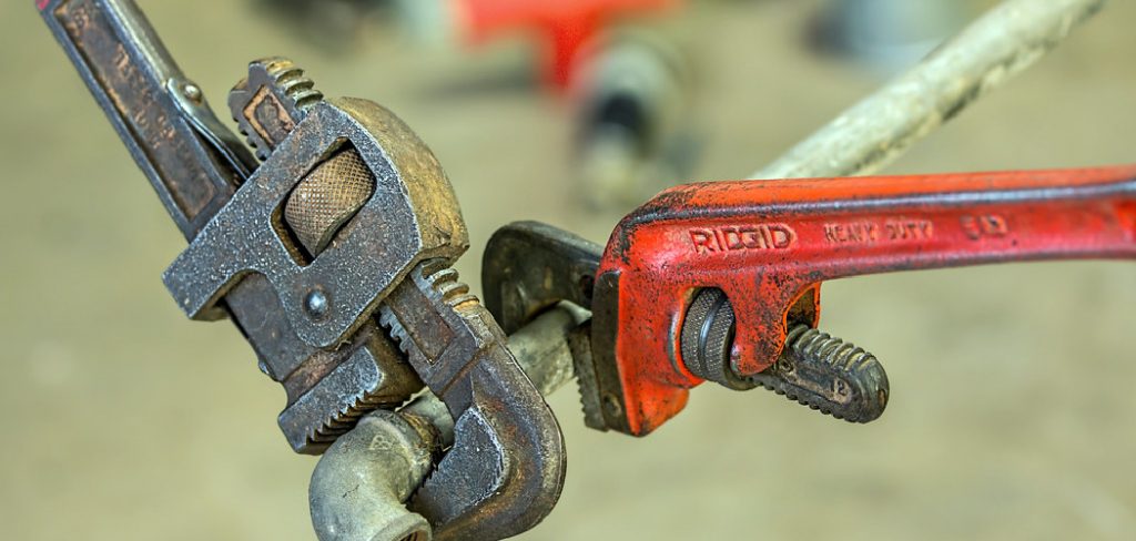 How to Use a Pipe Wrench without Scratching