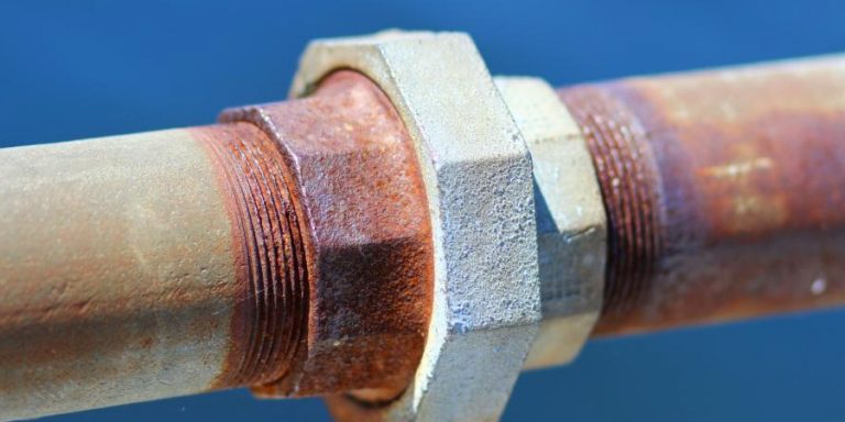 How to Tighten Pipe Fittings