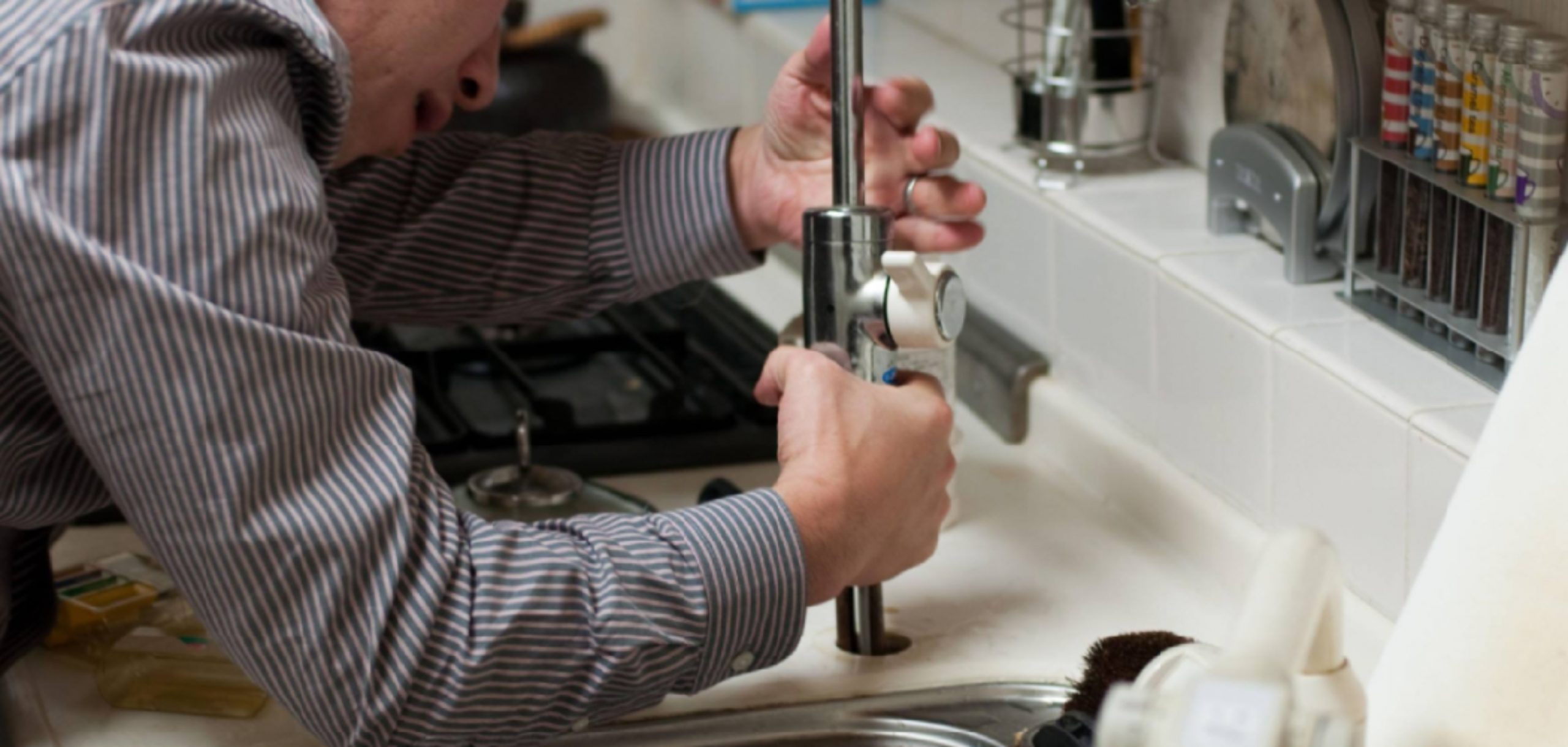 How to Fix Loose Bathtub Faucet